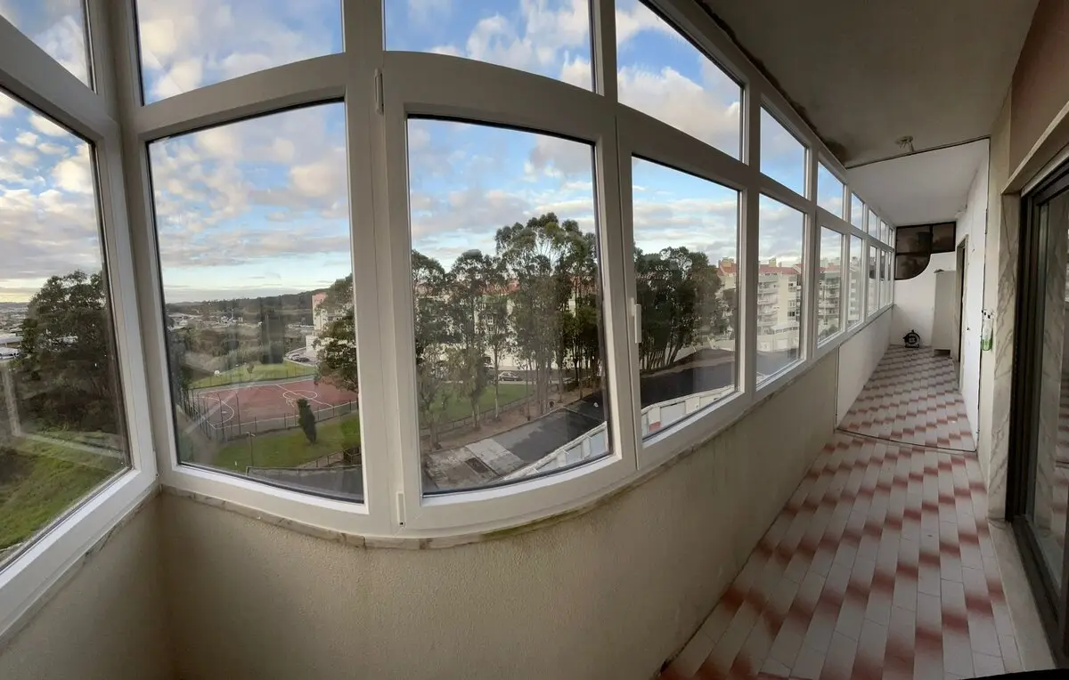 Envidraçamento de varanda em PVC num apartamento